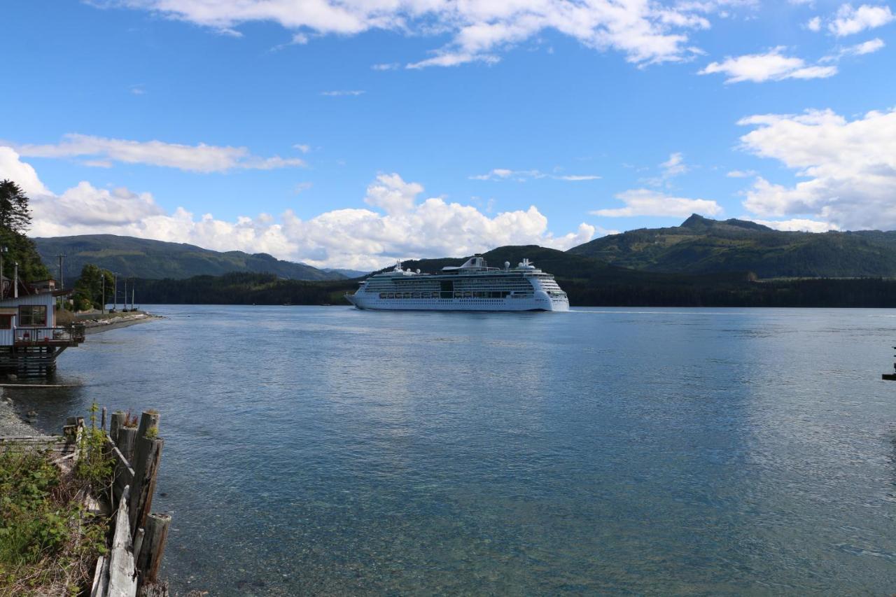 Nimpkish Hotel Alert Bay Exterior photo